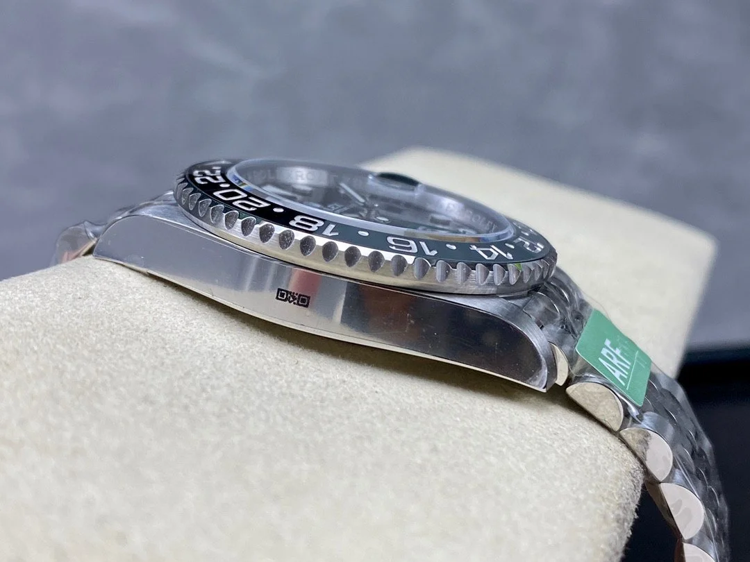Rolex GMT-Master II 126710GRNR “Bruce Wayne” Jubilee