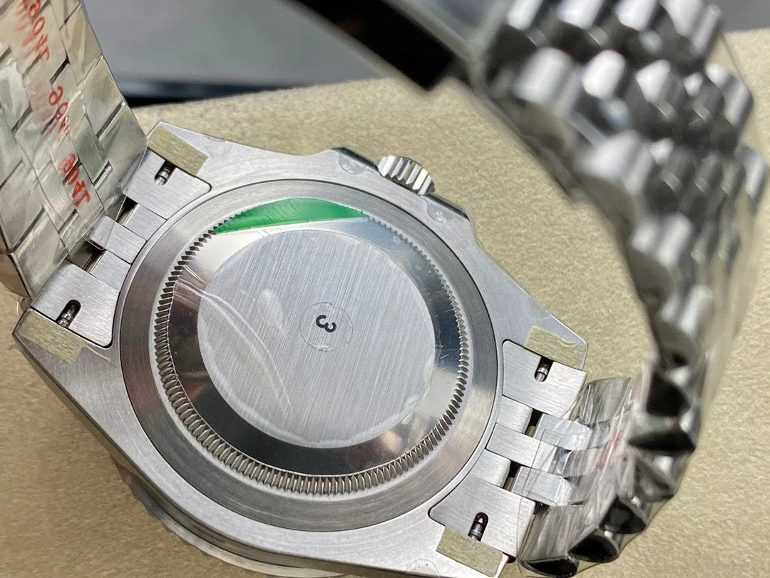 Rolex GMT-Master II 126710GRNR “Bruce Wayne” Jubilee