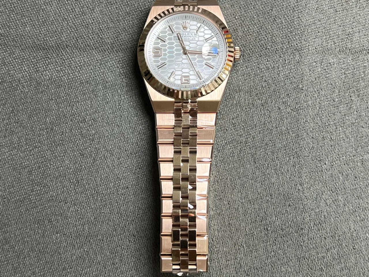 Rolex Land-Dweller 40 mm Everose gold (2025)