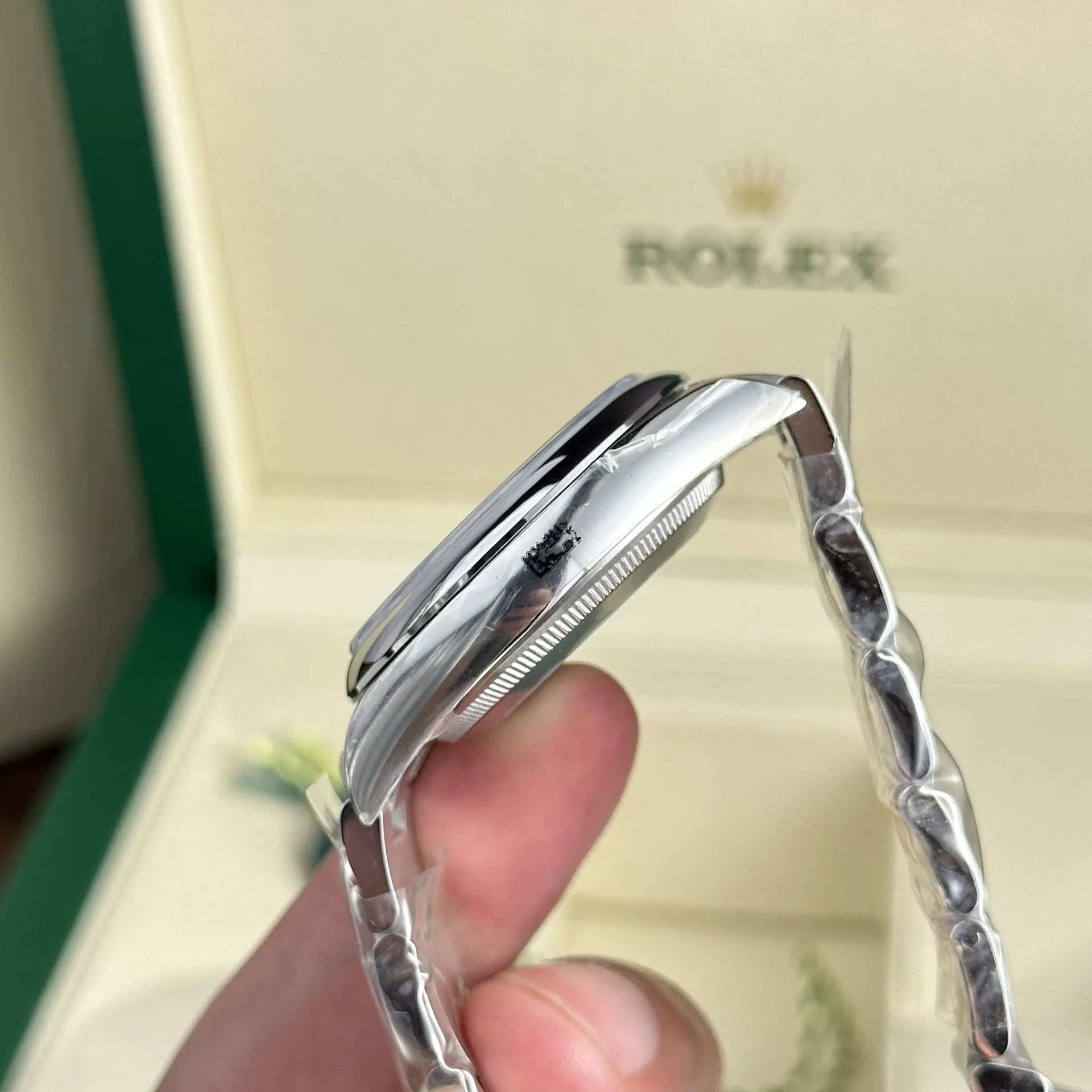 Rolex Oyster Perpetual Coral Red Dial 124300 41 mm