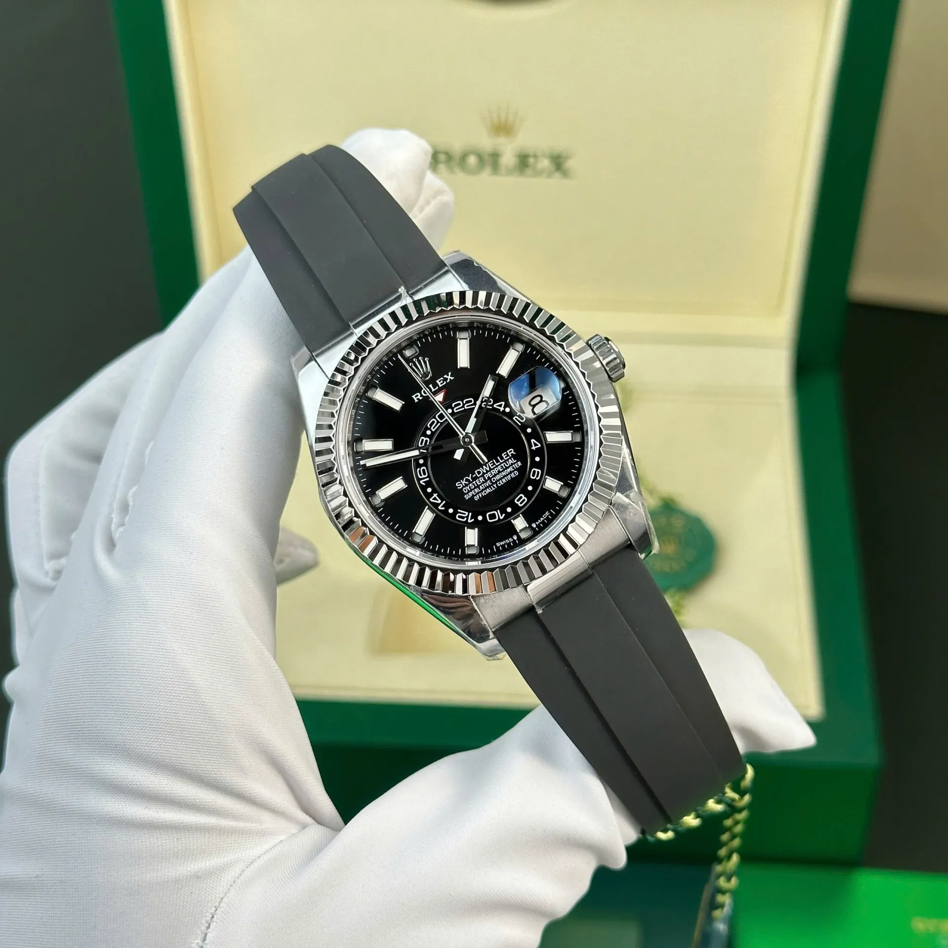 Rolex Sky-Dweller Bright black Dial 336239
