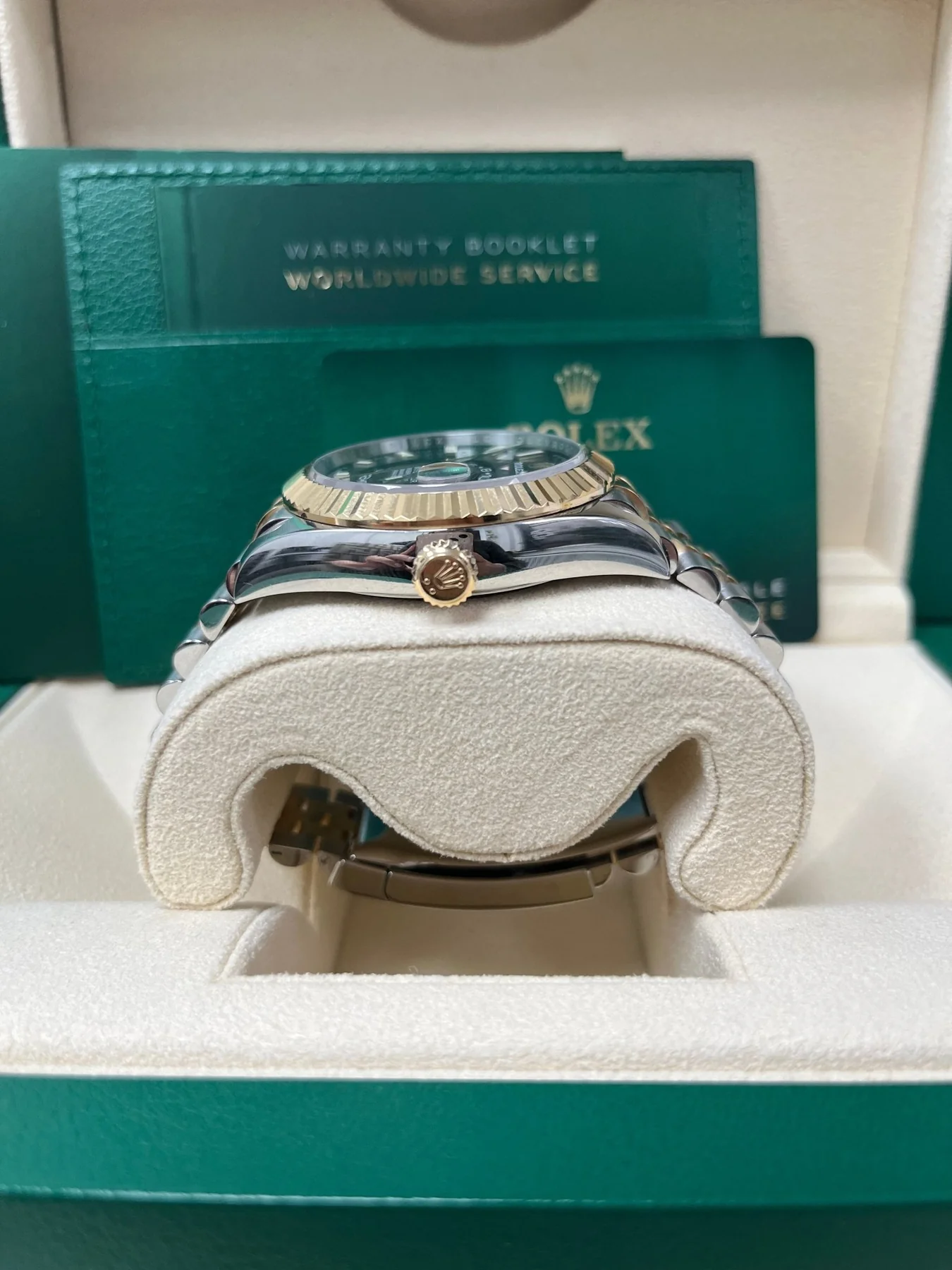Rolex Sky-Dweller Bright black Dial 336933 Jubilee