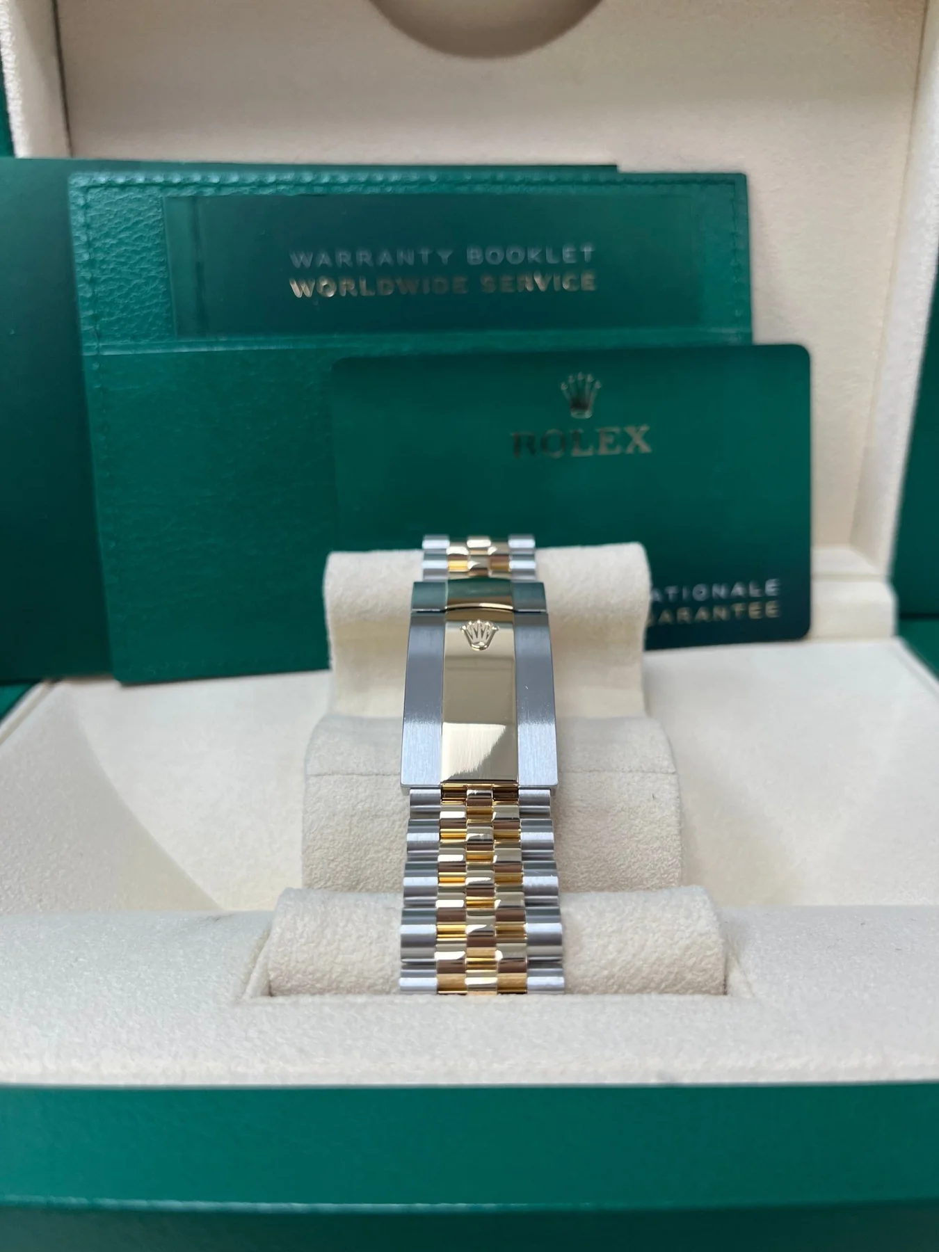 Rolex Sky-Dweller Bright black Dial 336933 Jubilee