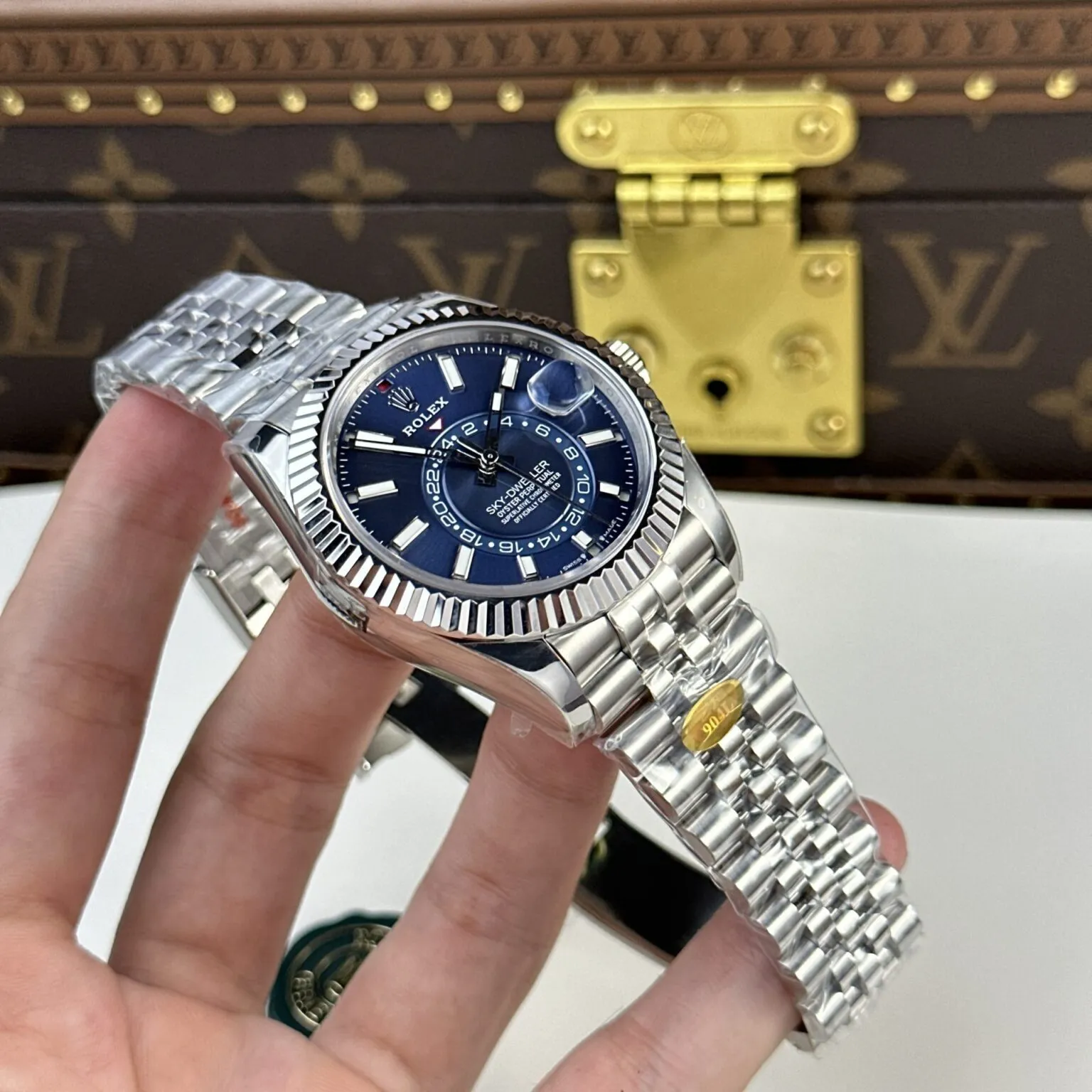 Rolex Sky-Dweller Bright blue Dial 336934 Jubilee