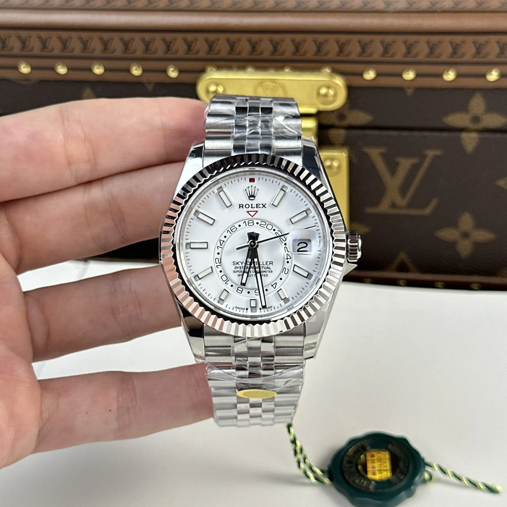 Rolex Sky-Dweller Intense white Dial 336934 Jubilee