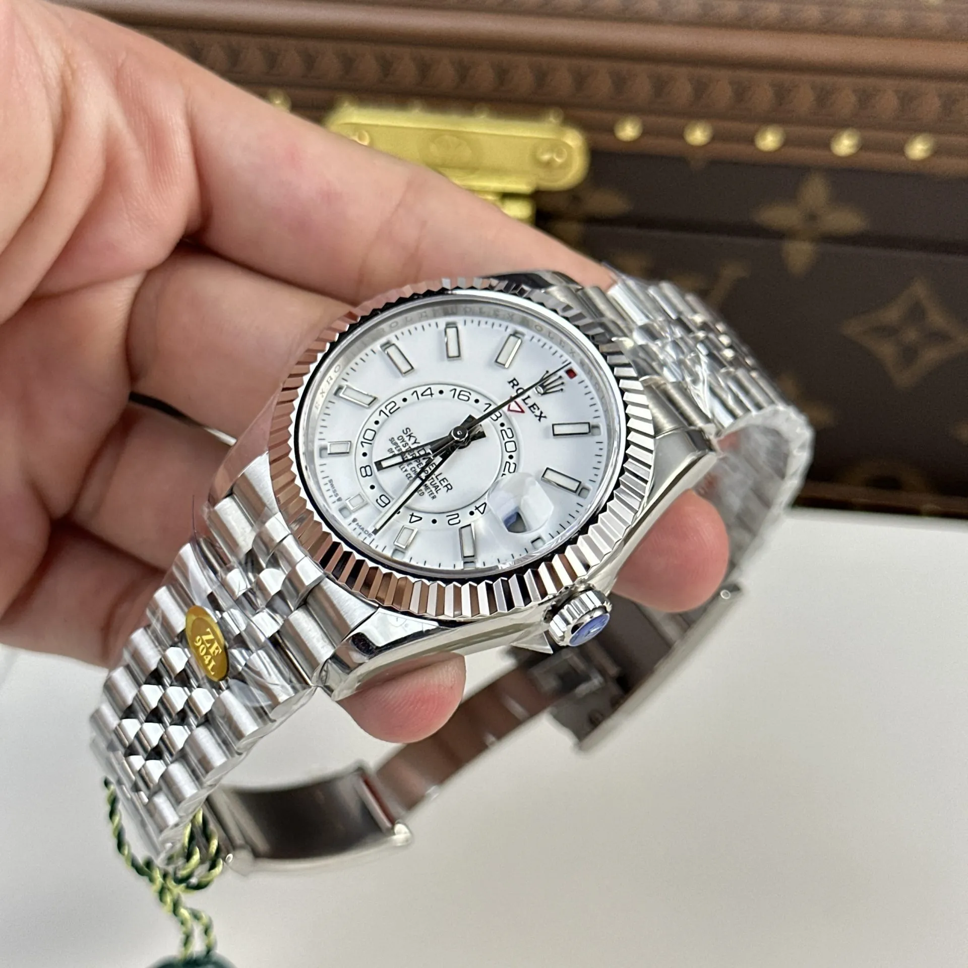 Rolex Sky-Dweller Intense white Dial 336934 Jubilee