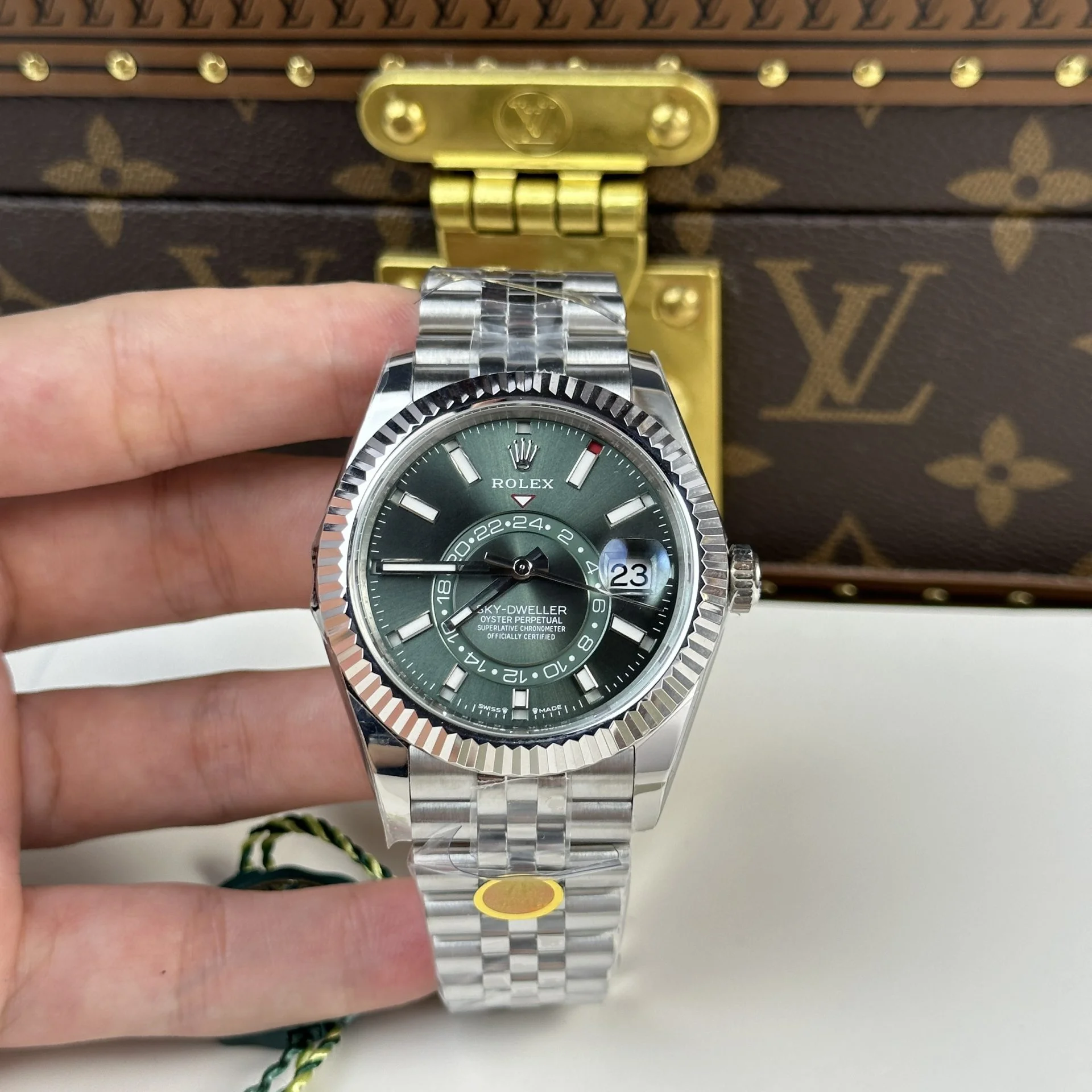 Rolex Sky-Dweller Mint green Dial 336934 Jubilee