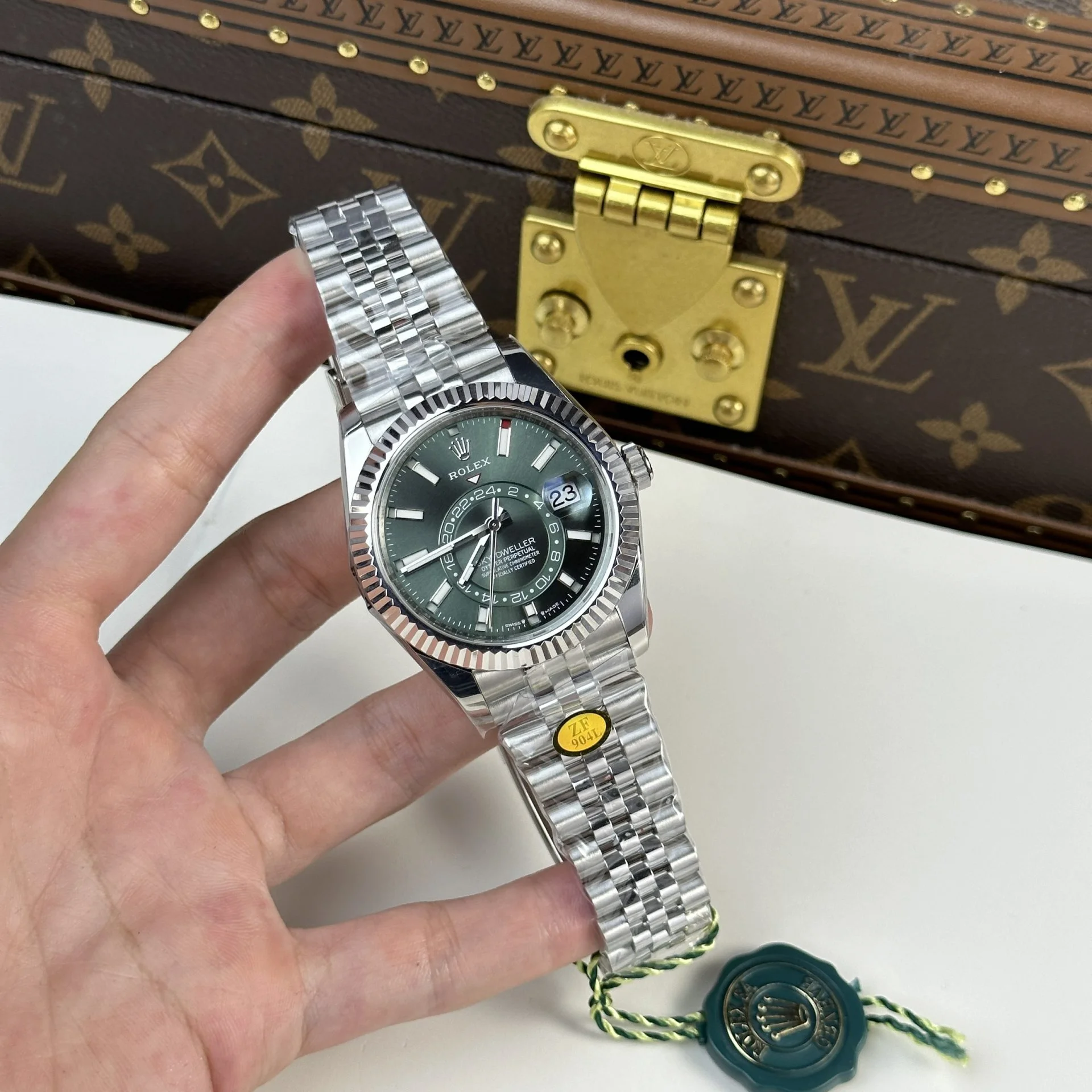 Rolex Sky-Dweller Mint green Dial 336934 Jubilee